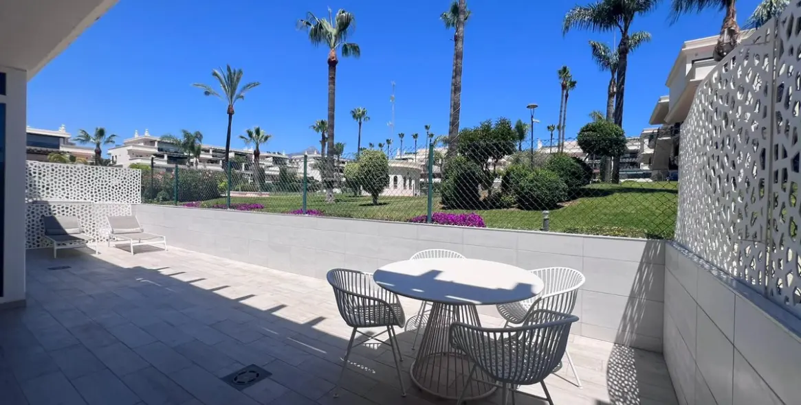 Sale of ground floor apartment in Puerto Banús 7