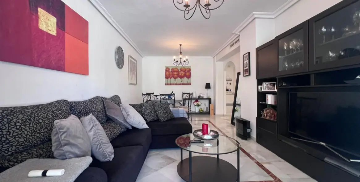 Sale of ground floor apartment in Puerto Banús 9