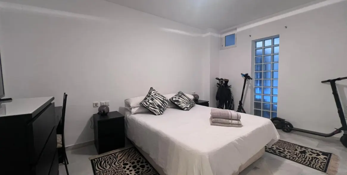 Sale of ground floor apartment in Puerto Banús 14
