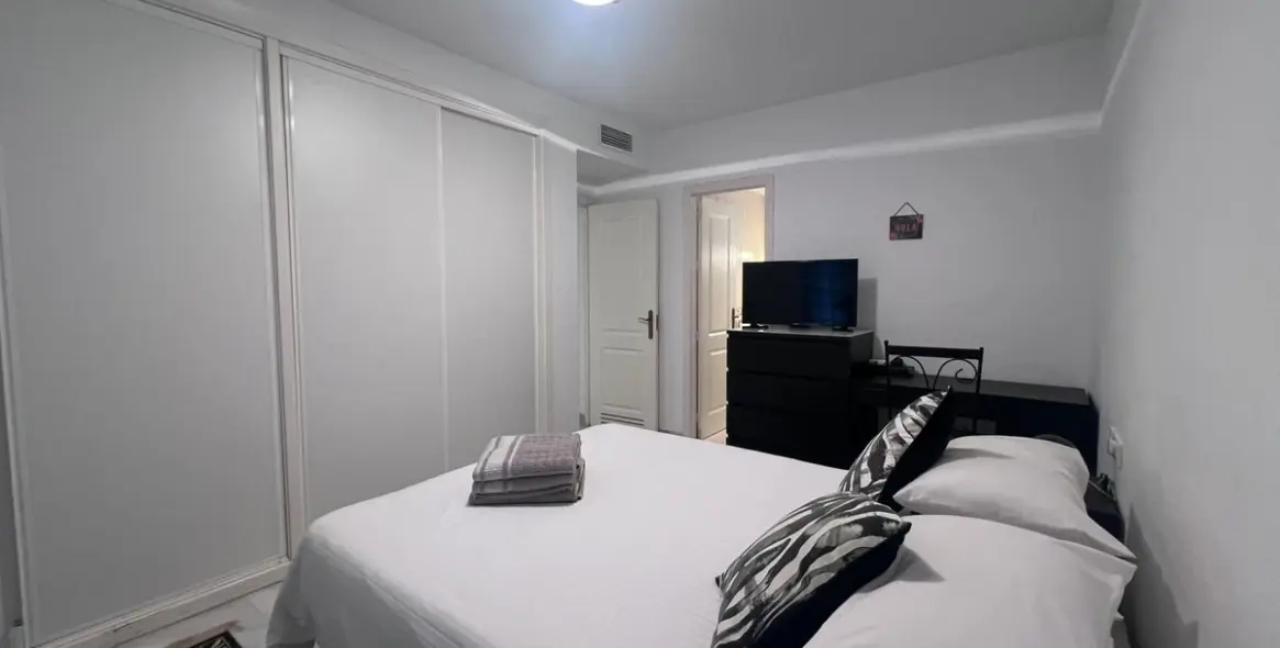 Sale of ground floor apartment in Puerto Banús 15