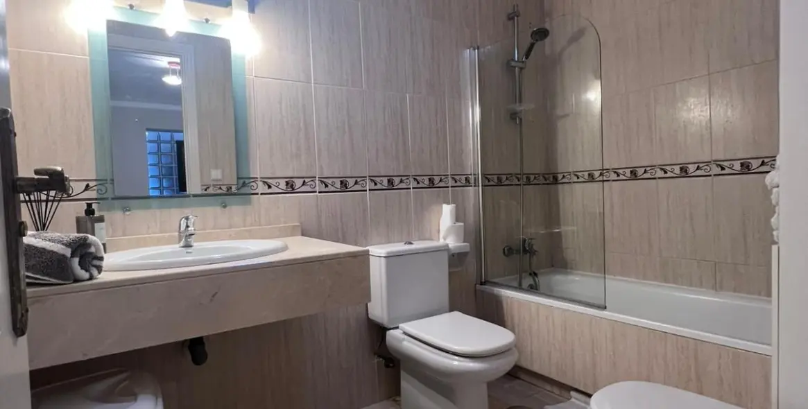 Sale of ground floor apartment in Puerto Banús 17