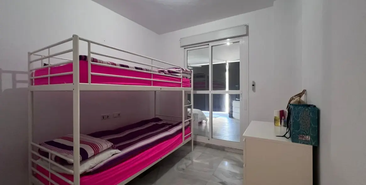 Sale of ground floor apartment in Puerto Banús 18