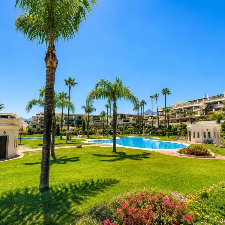 Продажа апартаментов на первом этаже в Puerto Banús