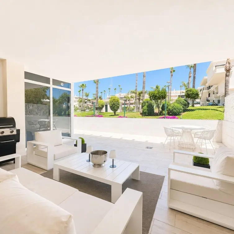 Продажа апартаментов на первом этаже в Puerto Banús