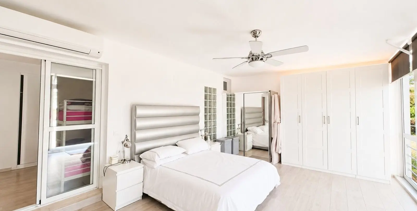 Venta de apartamento en planta baja en Puerto Banús 6