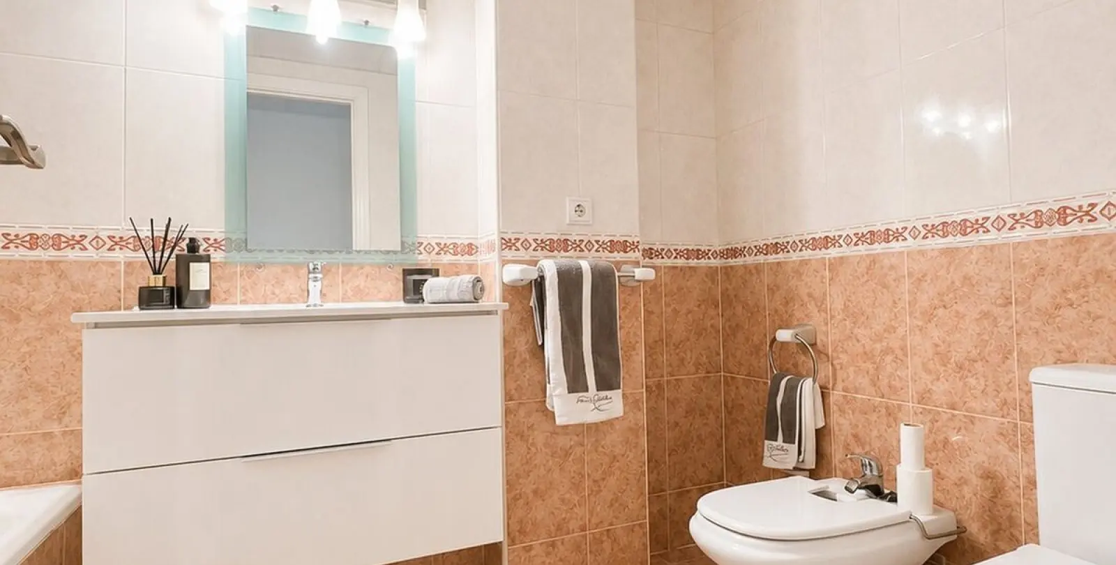Venta de apartamento en planta baja en Puerto Banús 14