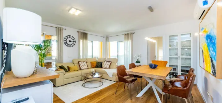 Sale of middle floor apartment in Fuengirola 3