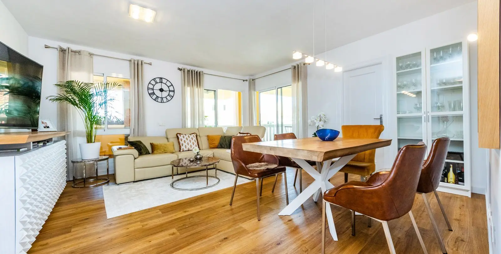 Venta de apartamento en planta media en Fuengirola 2