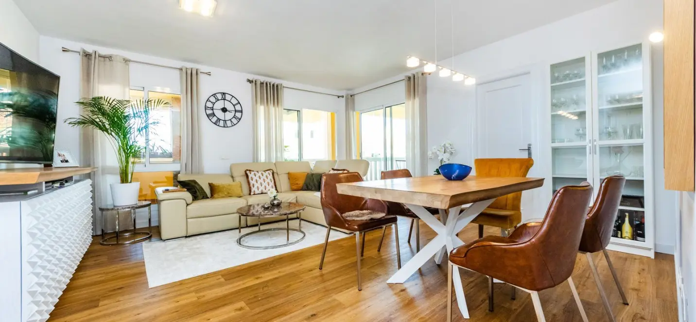 Venta de apartamento en planta media en Fuengirola 1