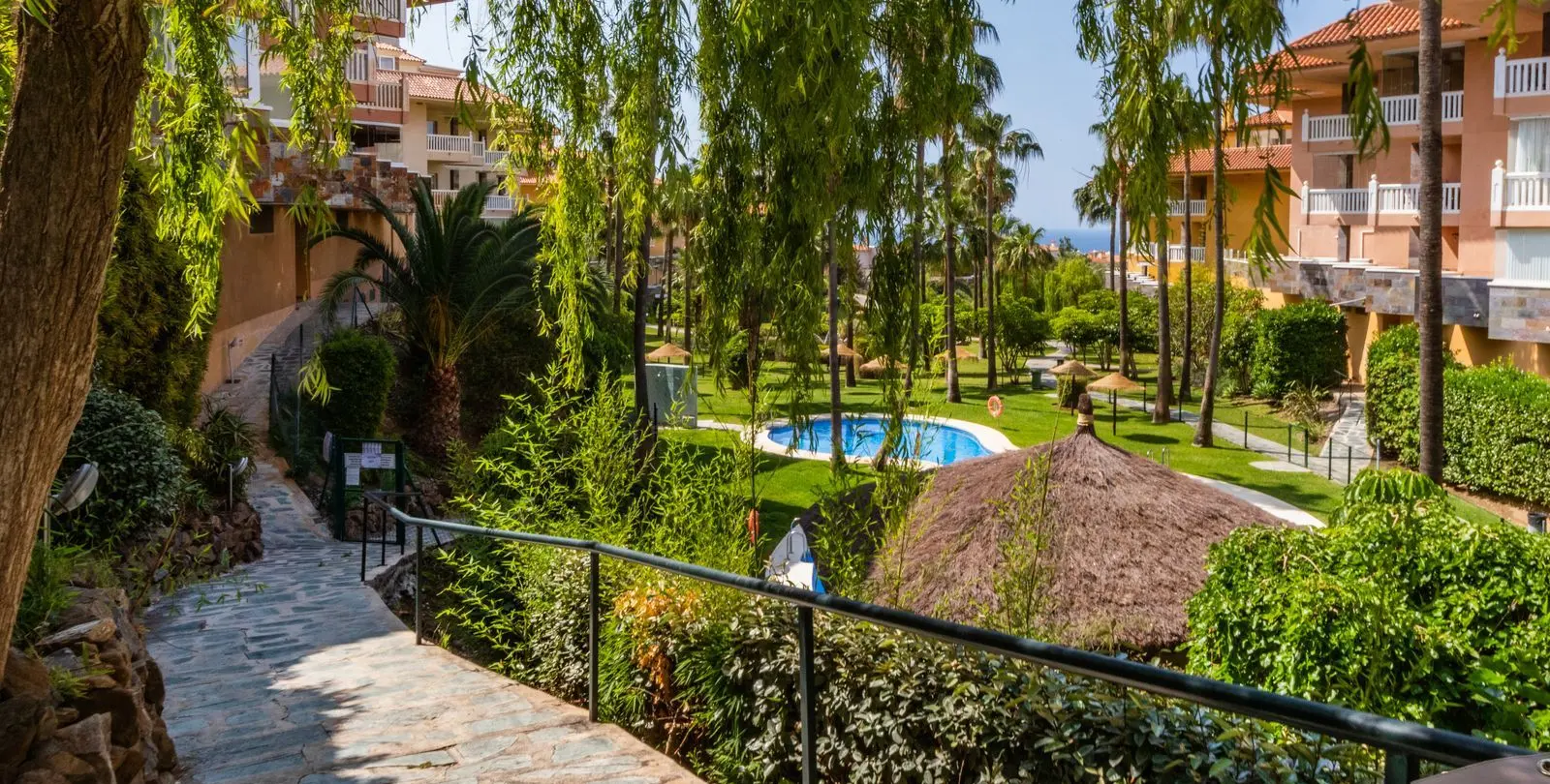 Venta de apartamento en planta media en Fuengirola 31