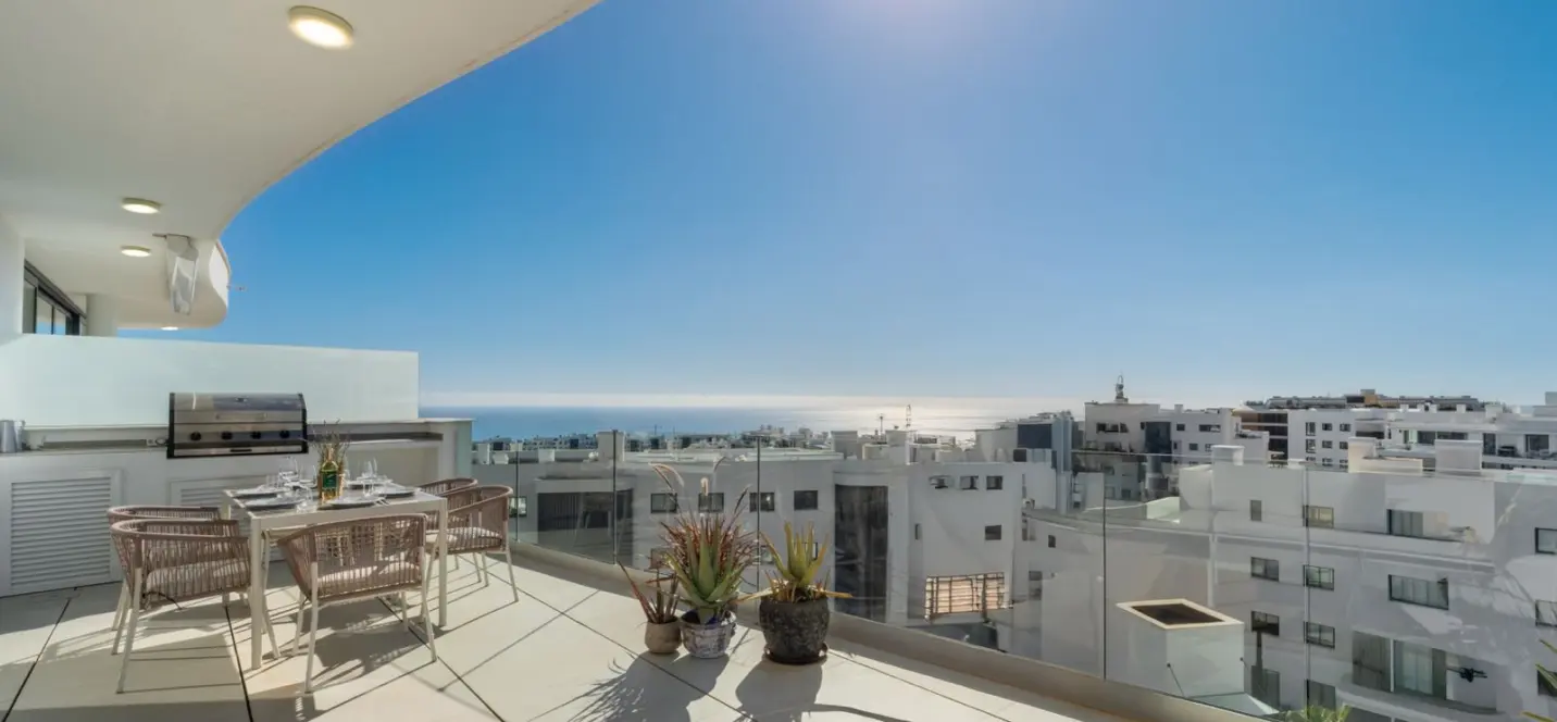 Venta de apartamento en planta media en Fuengirola 2