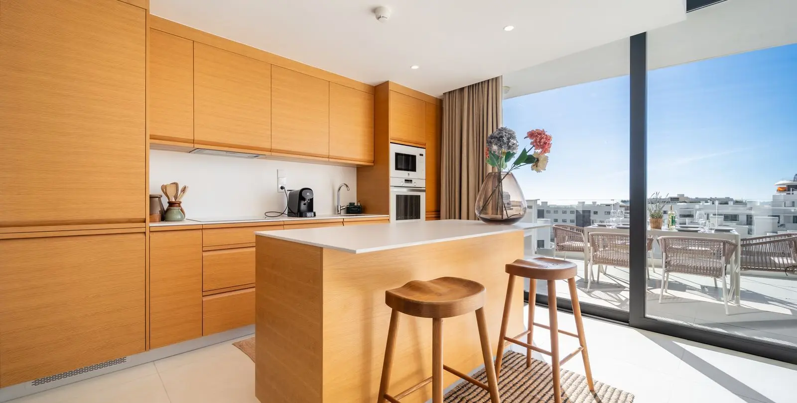 Sale of middle floor apartment in Fuengirola 12