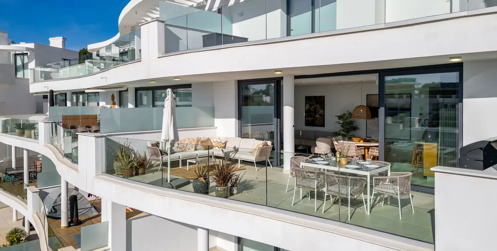 Sale of middle floor apartment in Fuengirola 15
