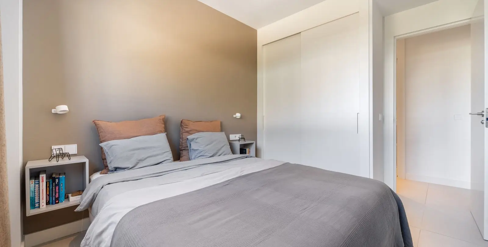 Sale of middle floor apartment in Fuengirola 23