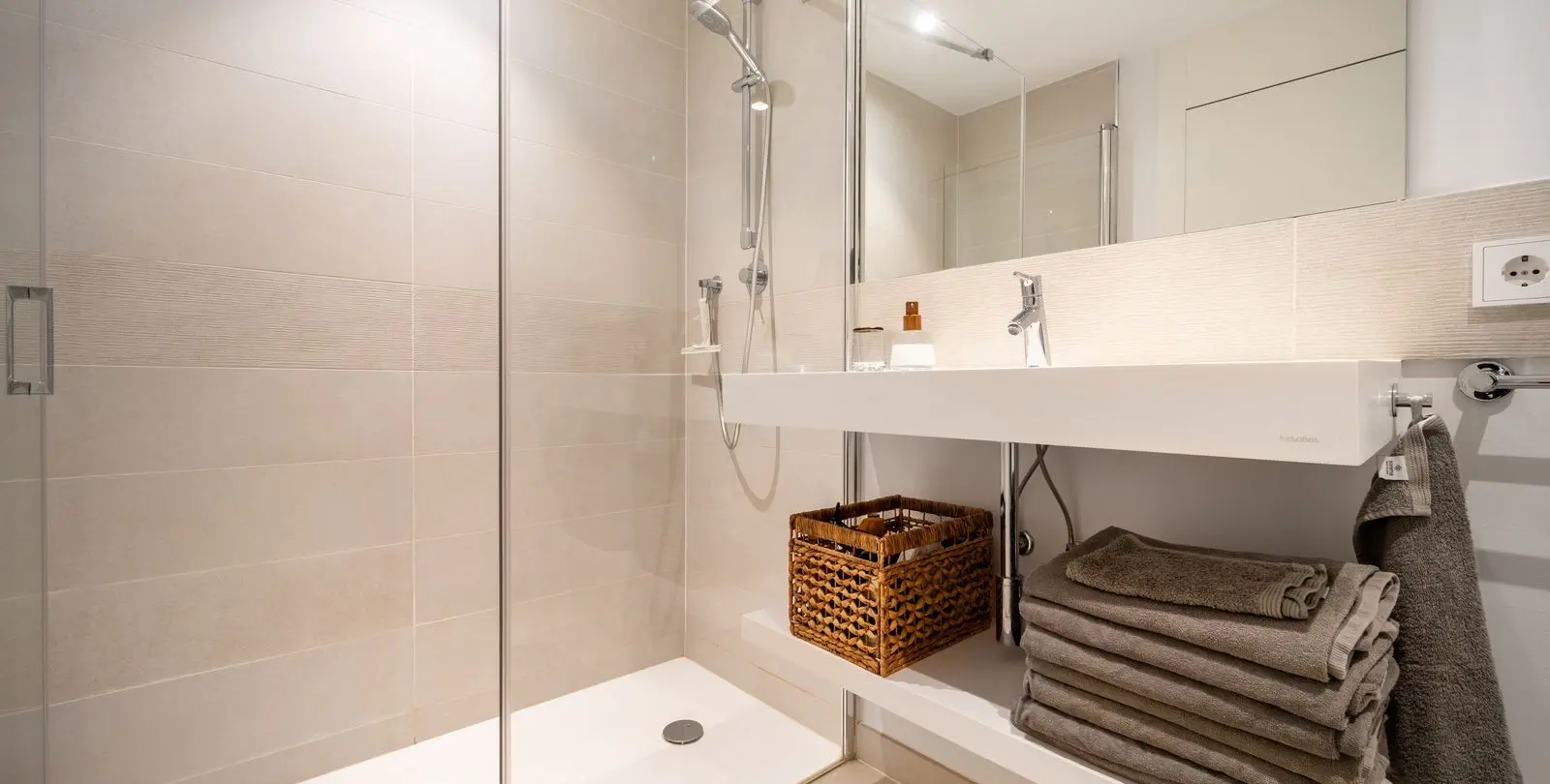 Sale of middle floor apartment in Fuengirola 25