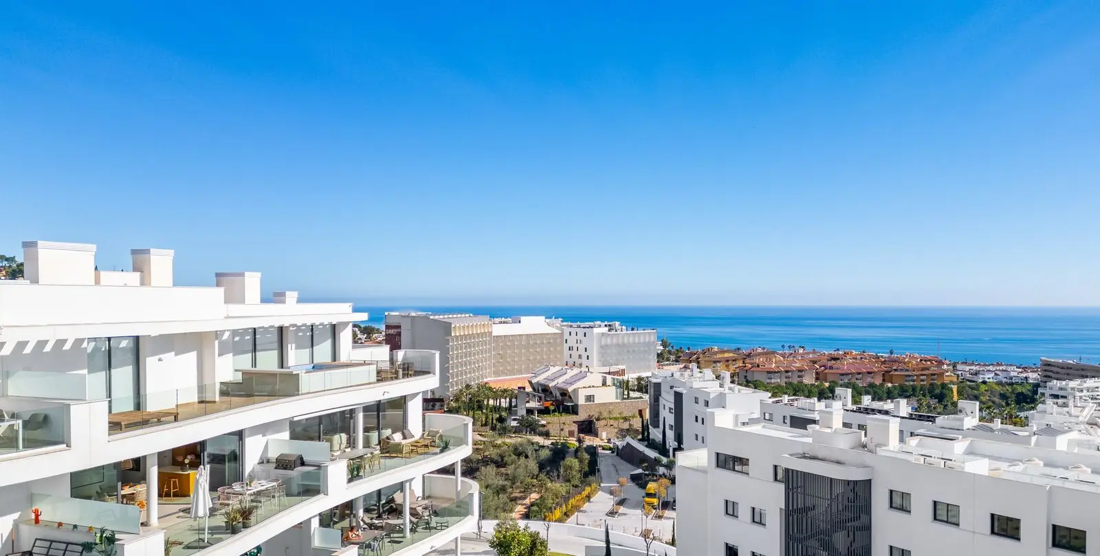 Sale of middle floor apartment in Fuengirola 26