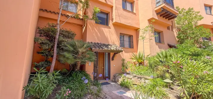 Продажа таунхауса в Riviera del Sol 1
