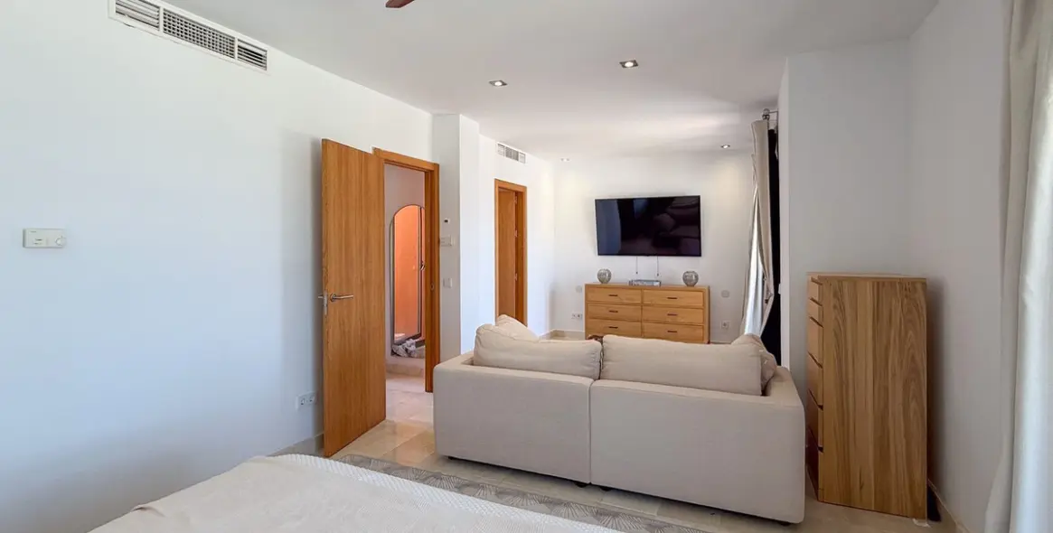 Продажа таунхауса в Riviera del Sol 10