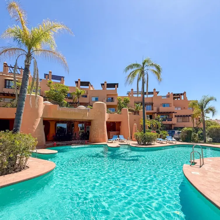 Sale of townhouse in Riviera del Sol