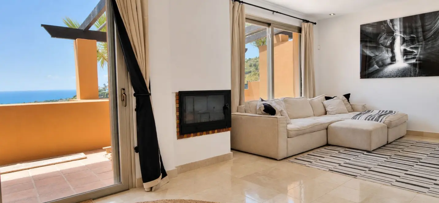 Sale of townhouse in Riviera del Sol 1