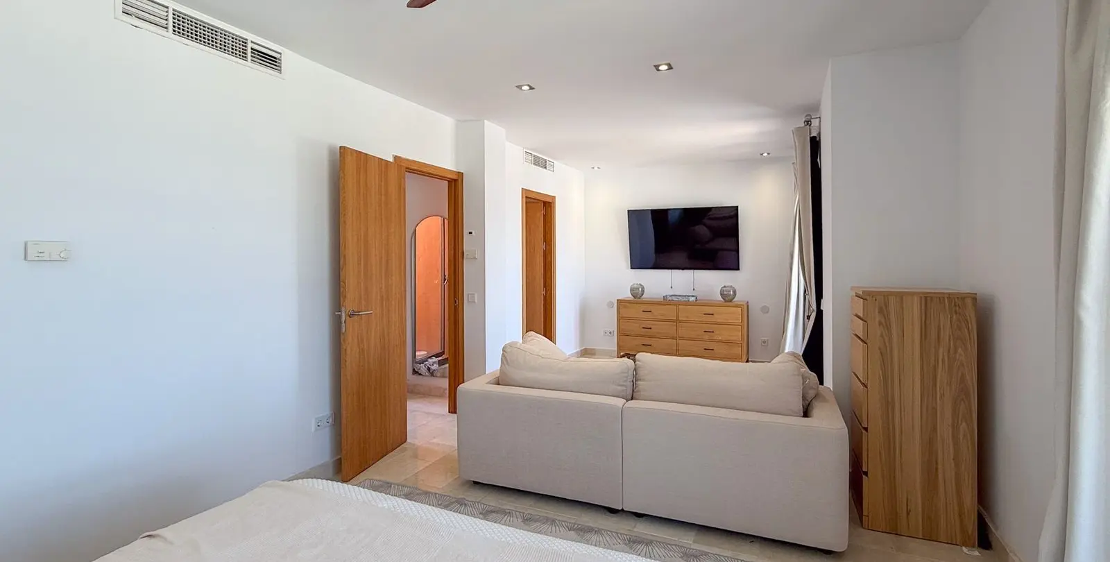 Sale of townhouse in Riviera del Sol 10