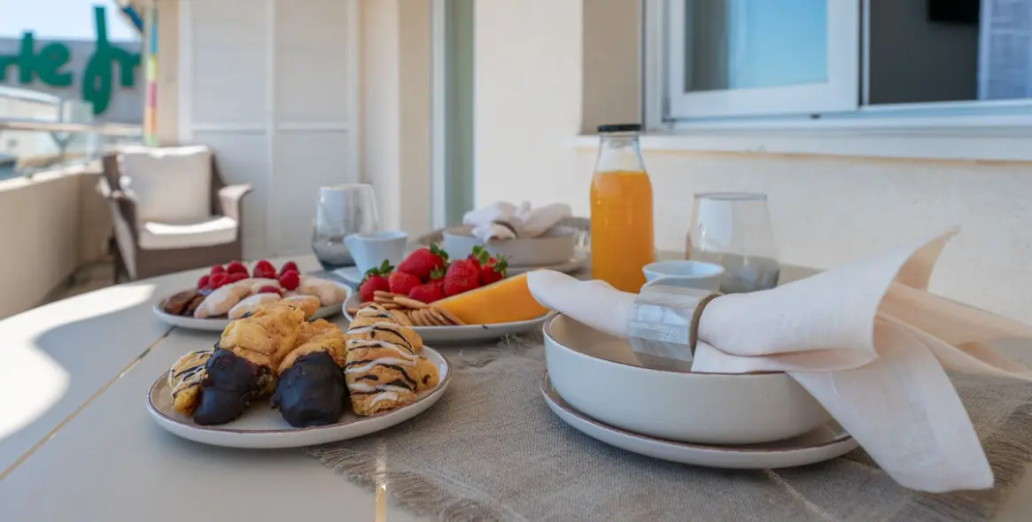 Sale of middle floor apartment in Puerto Banús 17