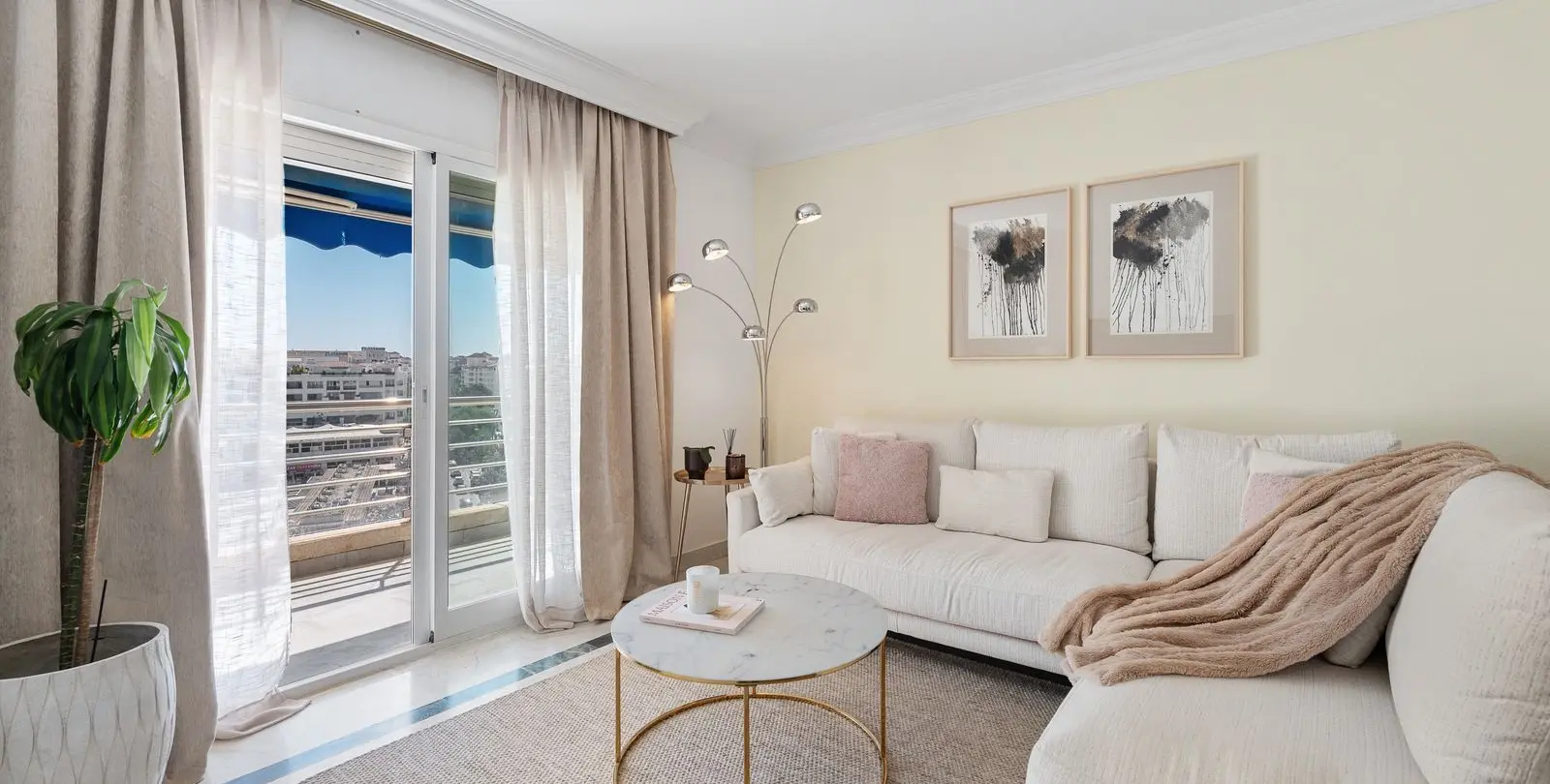 Sale of middle floor apartment in Puerto Banús 9