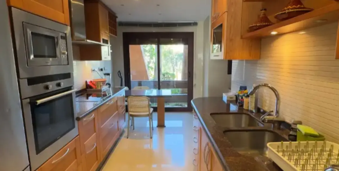 Venta de apartamento en planta baja en Marbella 2