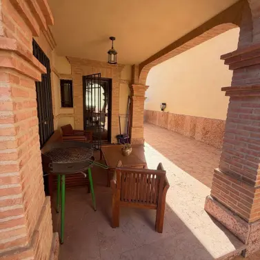 Venta de villa independiente en Antequera