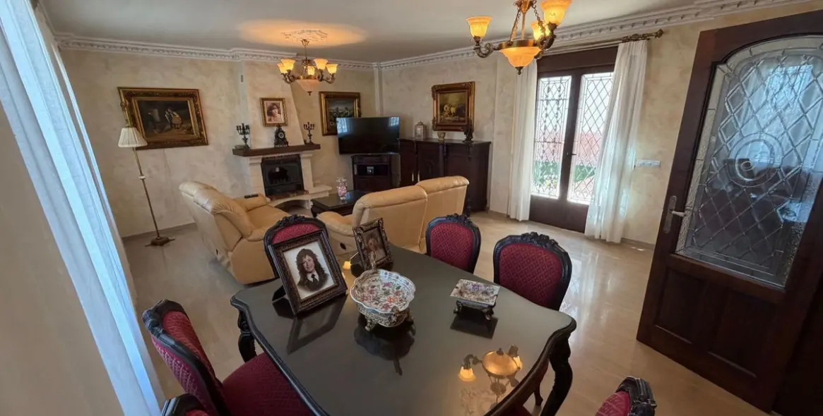 Venta de villa independiente en Antequera 4