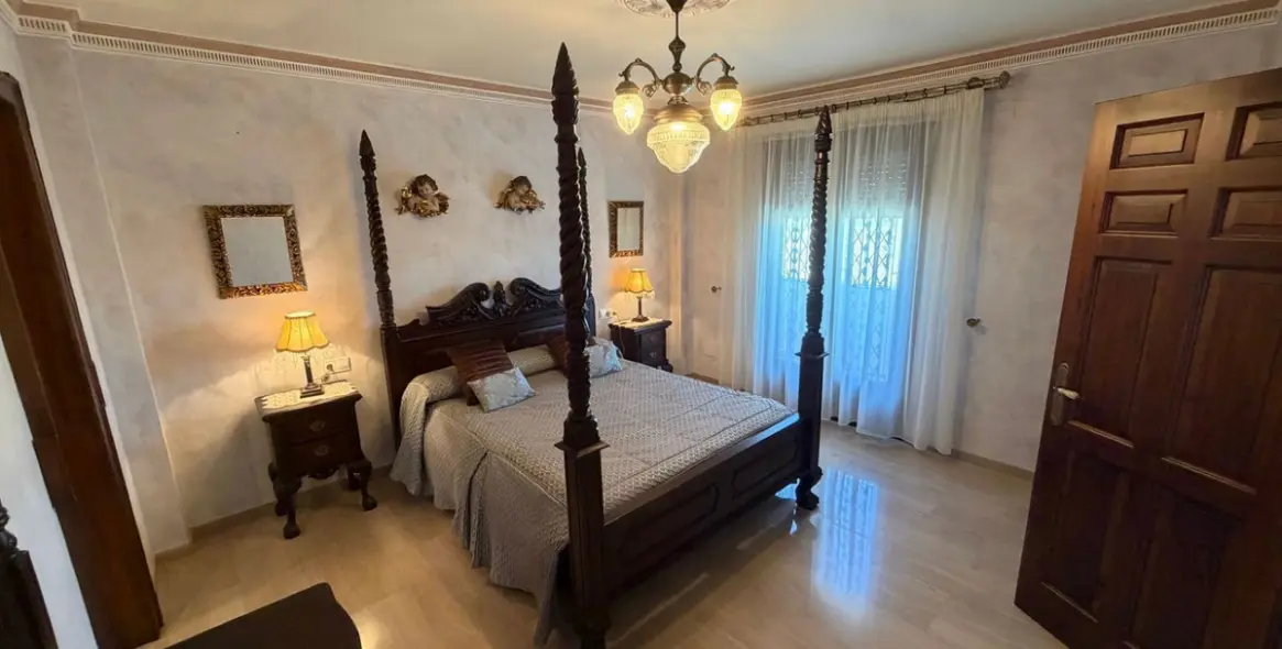 Venta de villa independiente en Antequera 7