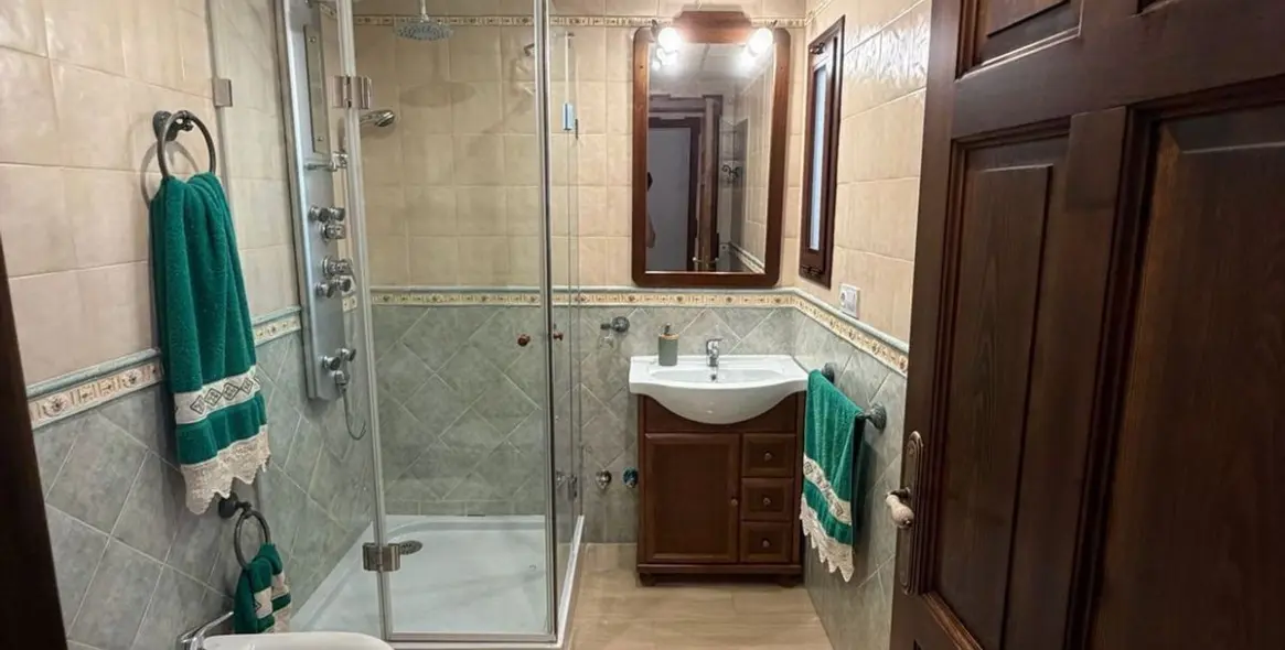 Venta de villa independiente en Antequera 10