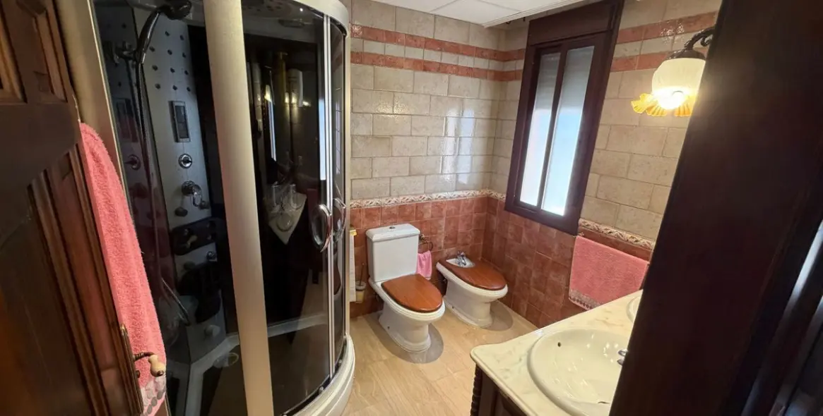 Venta de villa independiente en Antequera 13