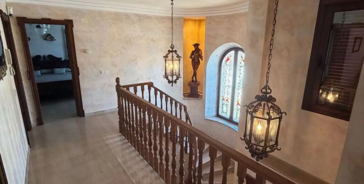 Venta de villa independiente en Antequera 14