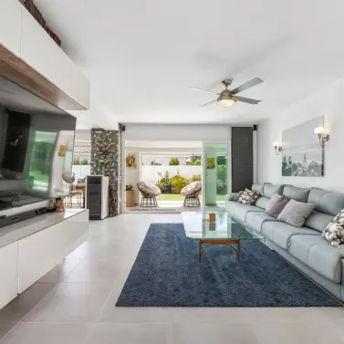 Venta de villa independiente en Estepona