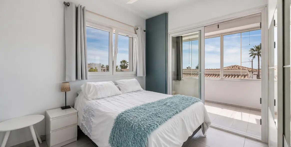 Venta de villa independiente en Estepona 15