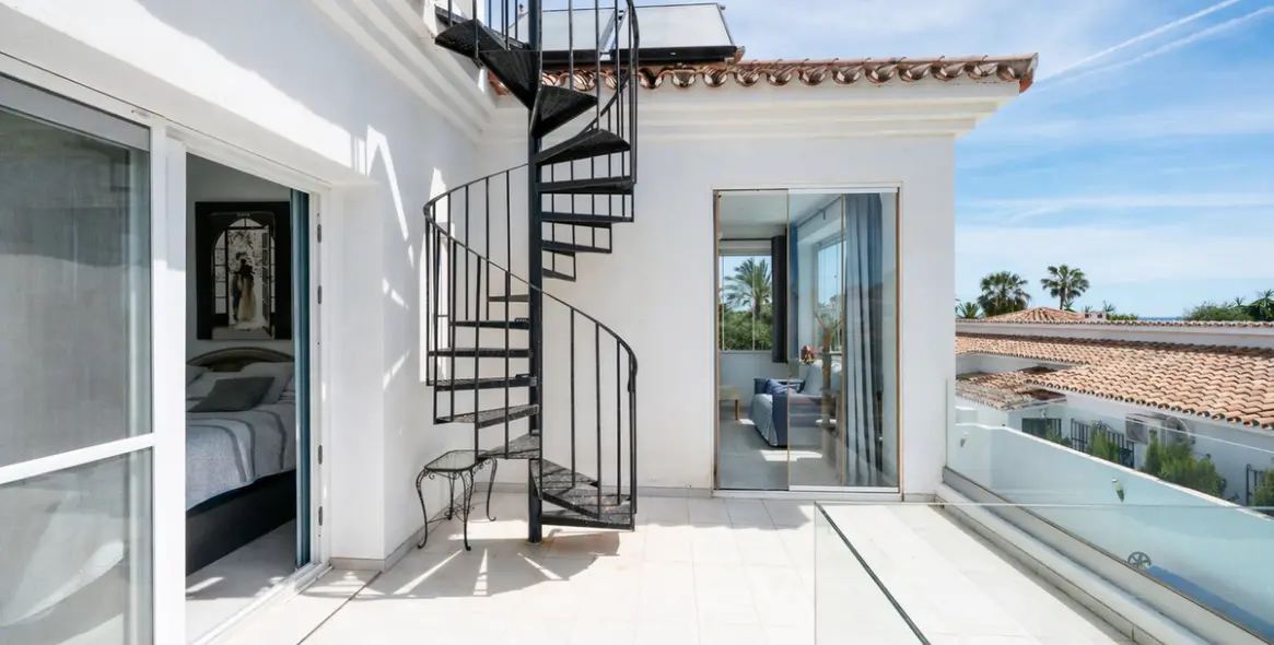 Venta de villa independiente en Estepona 18