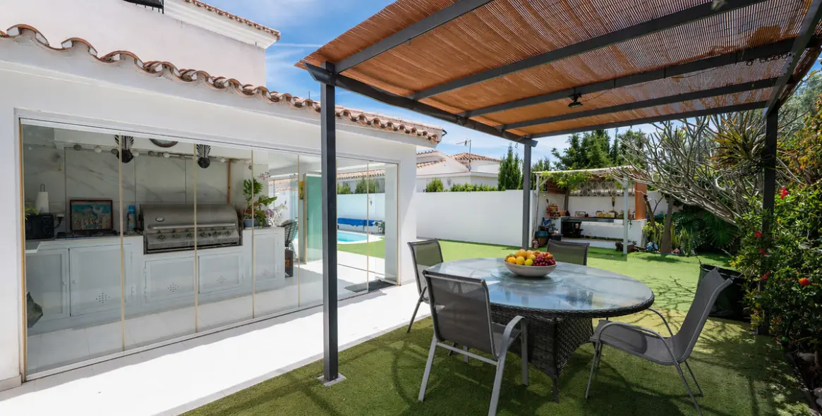 Venta de villa independiente en Estepona 31