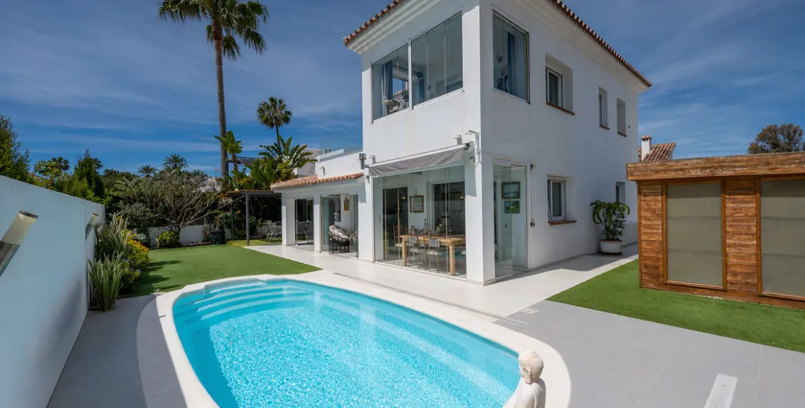 Venta de villa independiente en Estepona 63