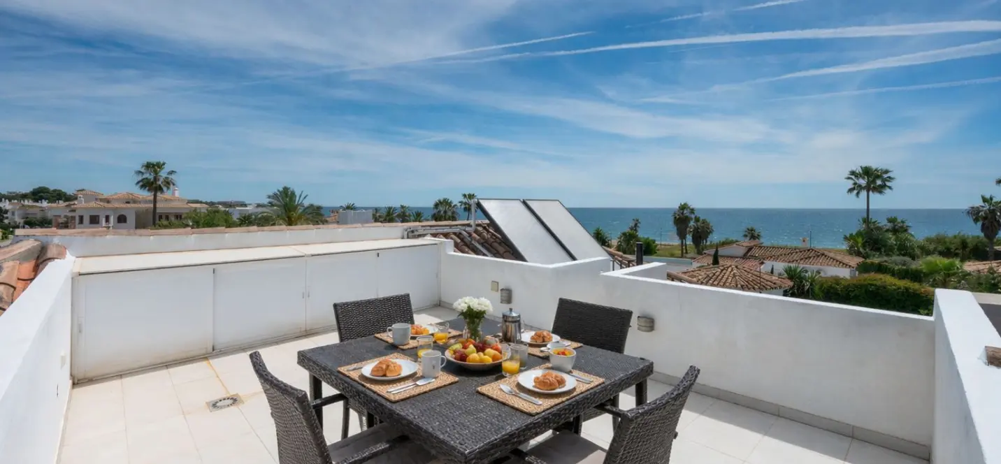 Продажа  отдельно стоящей виллы в Estepona 1
