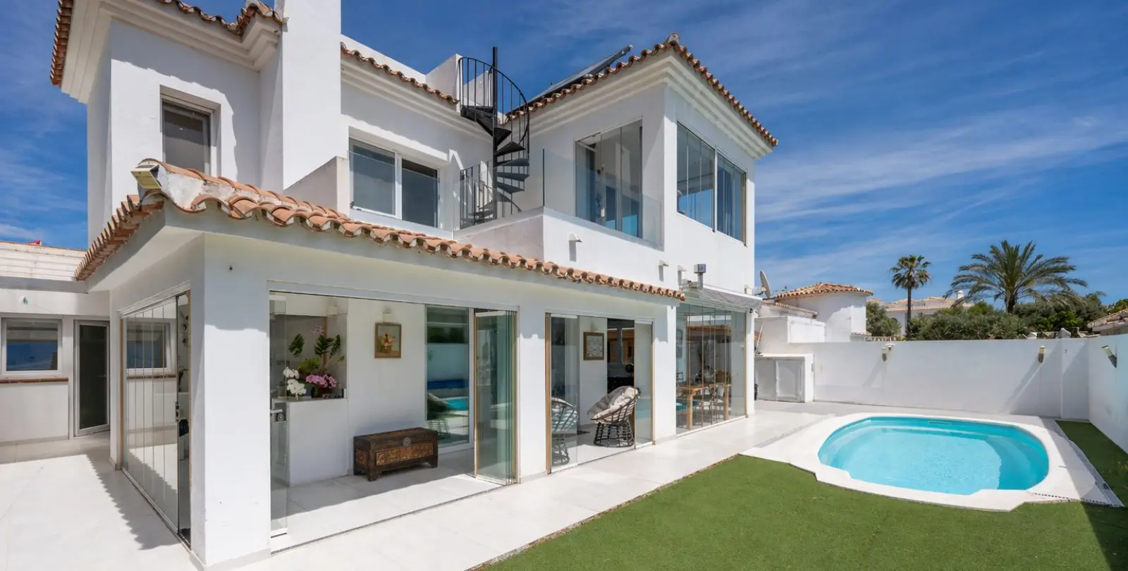 Venta de villa independiente en Estepona 4