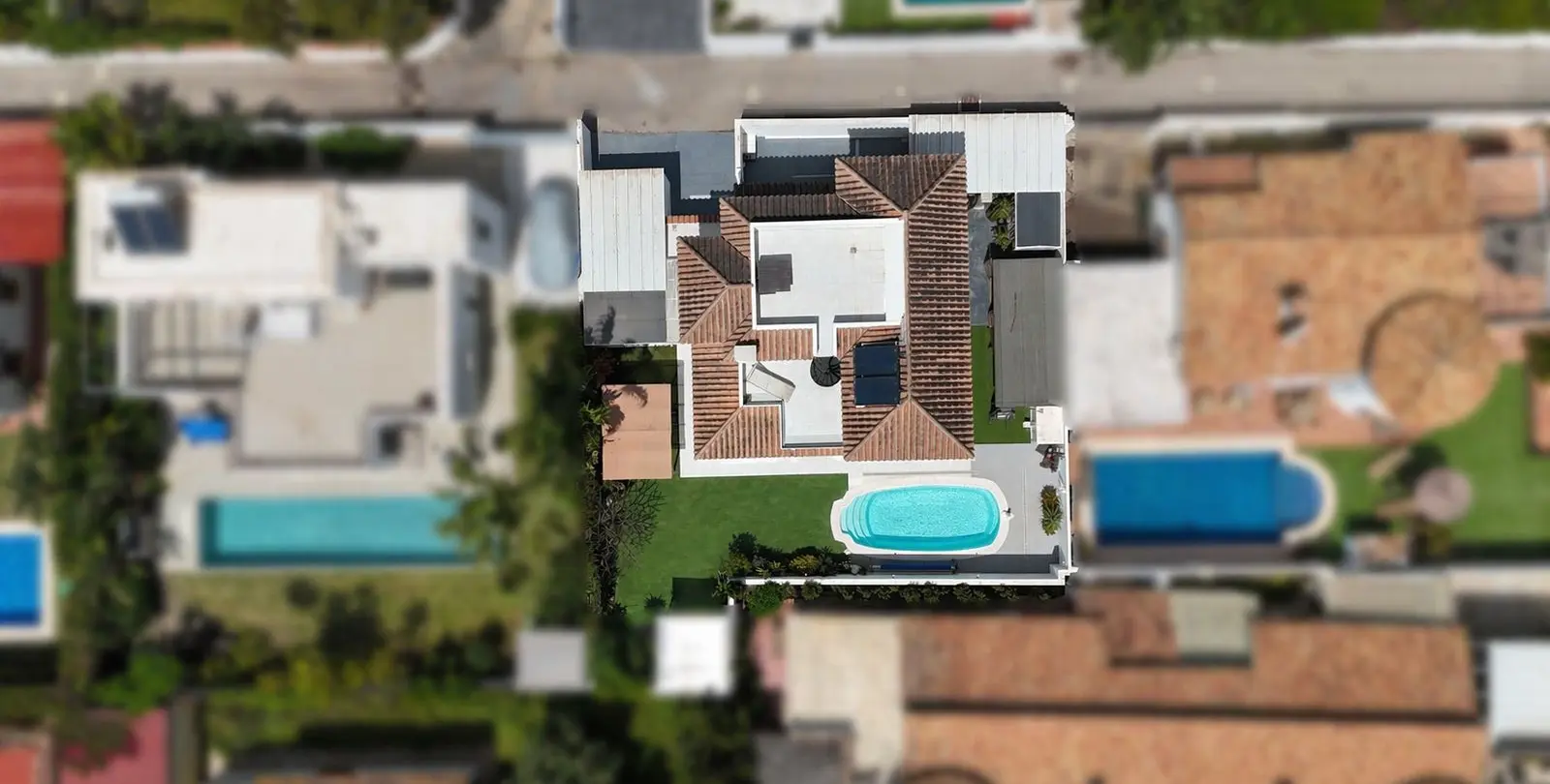 Venta de villa independiente en Estepona 46