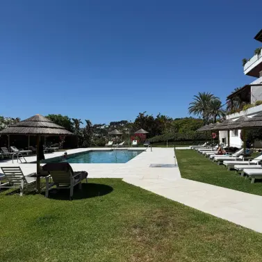 Venta de apartamento en planta baja en Nueva Andalucía