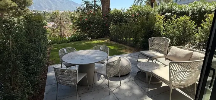 Venta de apartamento en planta baja en Nueva Andalucía 1