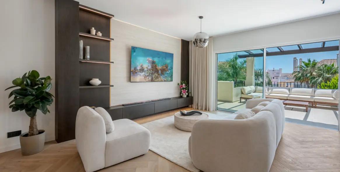 Venta de ático dúplex en Nueva Andalucía 1