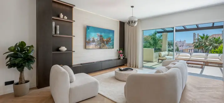 Venta de ático dúplex en Nueva Andalucía 0