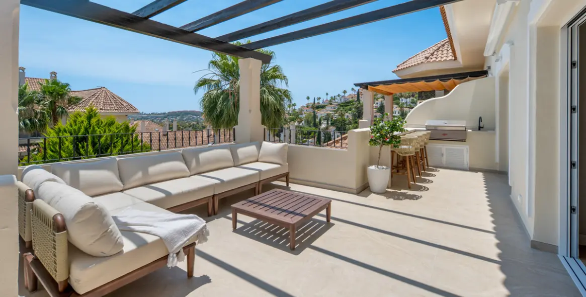 Venta de ático dúplex en Nueva Andalucía 5