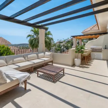 Venta de ático dúplex en Nueva Andalucía