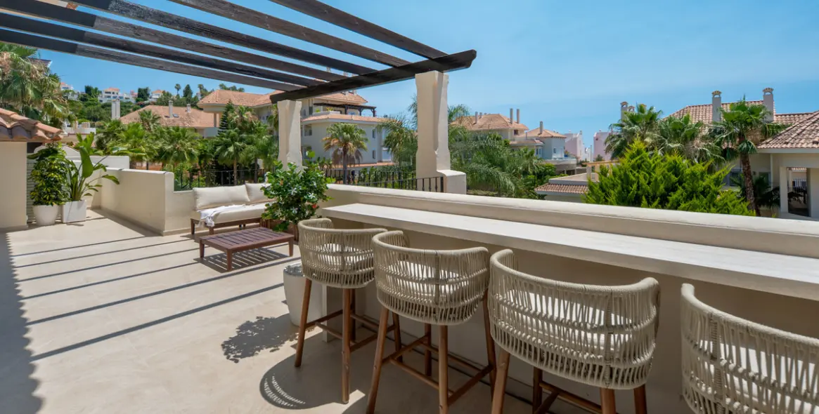 Venta de ático dúplex en Nueva Andalucía 8