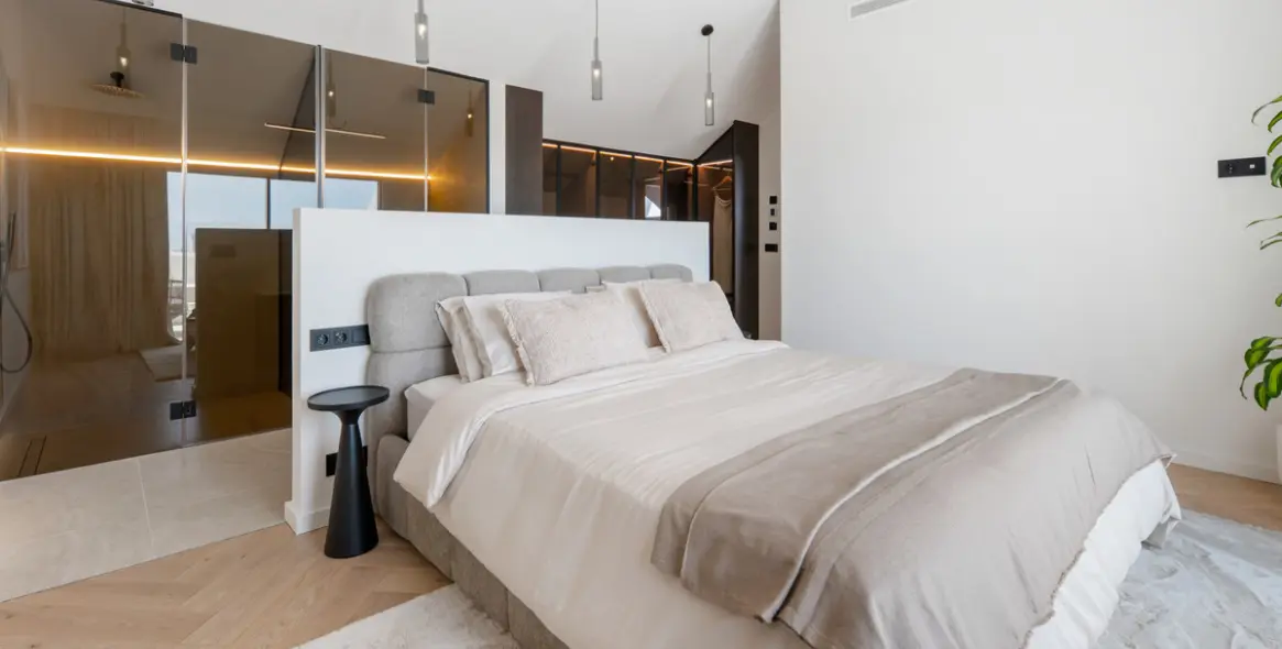 Venta de ático dúplex en Nueva Andalucía 11